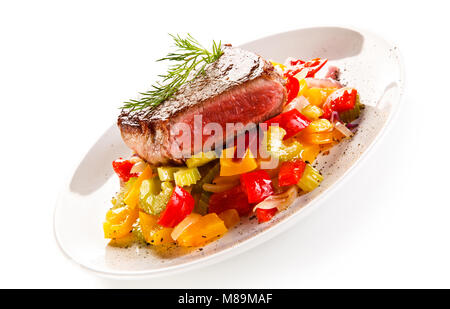 Gegrilltes Steak mit Salat Stockfoto