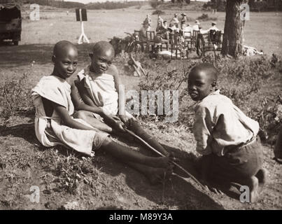 1940 East Africa - Kikuyu Kinder Kenia Stockfoto