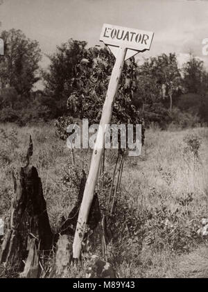 1940 East Africa - Äquator Zeichen, Kenia Stockfoto