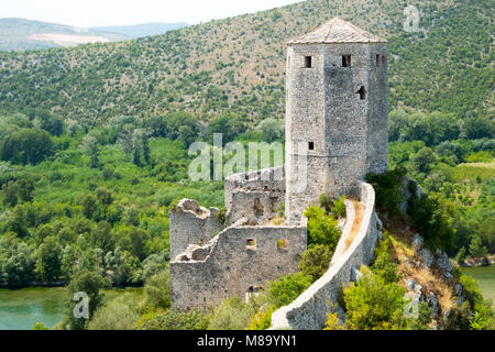 Počitelj oder Pocitelj antiken Stadt in der Nähe von Mostar, Bosnien und Herzegowina Stockfoto