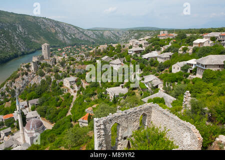 Počitelj oder Pocitelj antiken Stadt in der Nähe von Mostar, Bosnien und Herzegowina Stockfoto