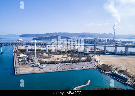 Große Seto Bridge View von shami Nakanda Strand, Sakaide Stadt in der Präfektur Kagawa in Japan. Stockfoto