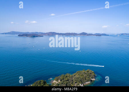 Luftaufnahme von Seto Binnenmeer, Ansicht von shami Nakanda Strand, Sakaide Stadt in der Präfektur Kagawa in Japan. Stockfoto