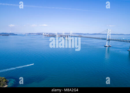 Große Seto Bridge View von shami Nakanda Strand, Sakaide Stadt in der Präfektur Kagawa in Japan. Stockfoto