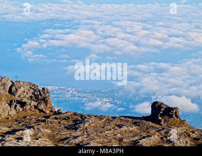 Grube Kraterrand von Pico Alto auf dem Gipfel des Pico, der Insel Pico, Azoren, Portugal Stockfoto