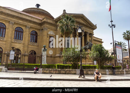 Opernhaus Teatro Massimo in der Piazza Giuseppe Verdi. Palermo, Sizilien. Italien Stockfoto