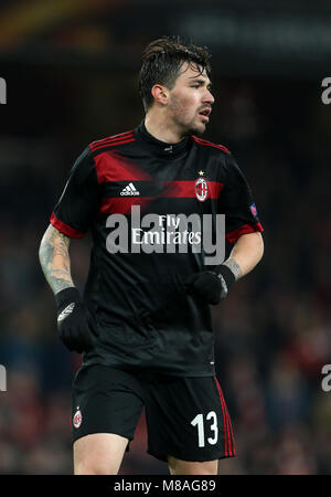 Alessio Romagnoli vom AC Mailand während des UEFA Europa League-Spiels von 16, dem zweiten Beinspiel im Emirates Stadium, London. DRÜCKEN SIE VERBANDSFOTO. Bilddatum: Donnerstag, 15. März 2018. Siehe PA Geschichte Fußball Arsenal. Bildnachweis sollte lauten: Nigel French/PA Wire Stockfoto