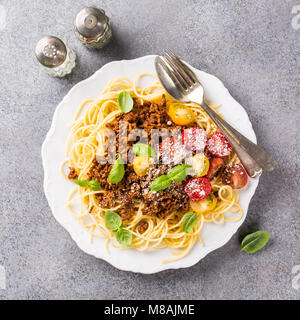 Spaghetti Bolognese überbacken mit Hackfleisch Stockfoto