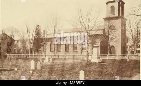 „Historical Fields and Mansions of Middlesex“ (1874) befasst sich mit der Geschichte und Bedeutung verschiedener Felder und Herrenhäuser im Middlesex County. Es umfasst bedeutende Sehenswürdigkeiten, architektonische Details und das Erbe der Region. Stockfoto