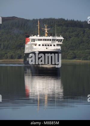 Caledonian MacBrayne's MV Finlaggan am Fährhafen Kennacraig Ankunft auf der Halbinsel Kintyre in Argyll and Bute. Stockfoto