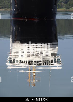 Caledonian MacBrayne's MV Finlaggan am Fährhafen Kennacraig Ankunft auf der Halbinsel Kintyre in Argyll and Bute. Stockfoto