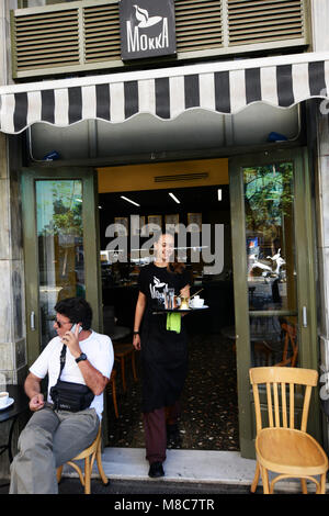 Die beliebten Mokka Coffee House in Athen, Griechenland. Stockfoto