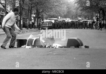 Philippe Gras/Le Pictorium - Mai 68 - 1968 - Frankreich/Ile-de-France (Region) / Paris - Auseinandersetzungen zwischen Demonstranten und der Polizei Stockfoto