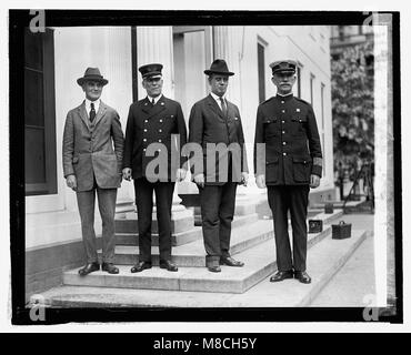 Harry Allmond, Geo. S. Watson, Odell S. Smith, Maj Dan Sullivan, 9-10 - (24) LOC npcc. 12101 Stockfoto