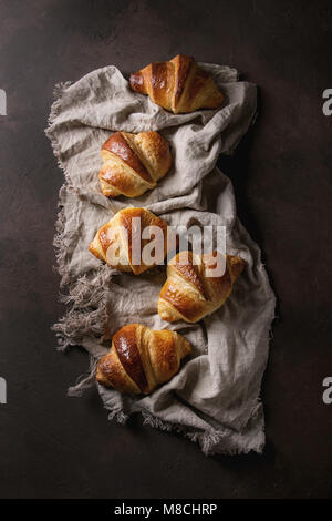 Frisch gebackene Croissants Stockfoto