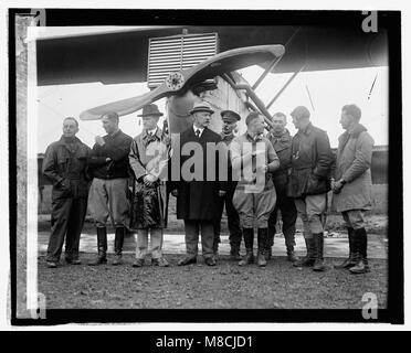 Schlußlicht links Smith, Pres. Coolidge, Sec. Wochen, General Patrick, General Mitchell, 9-9-24 LOC npcc. 12091 Stockfoto