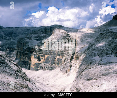 Valon del Fos hinab zum Val Lasties geschnitzten zwischen Sas de Pordoi und Col Toron die Sella Gruppe Gröden Dolomiten Südtirol Italien Stockfoto