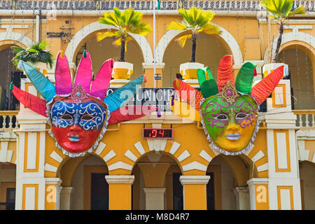 Rathaus mit Karneval Masken Margao Goa Indien Stockfoto