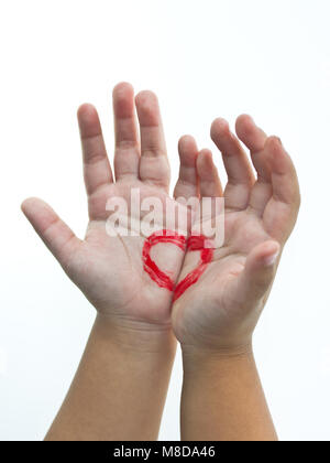 Herz in Händen. Valentinstag, Romantik, Liebe Konzept Stockfoto