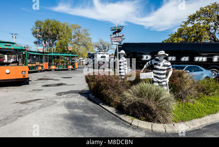 St. Augustine, FL - März 07, 2018: Ein Blick auf das Gefängnis Anschlag für die Altstadt Trolley in St. Augustine, Florida Stockfoto