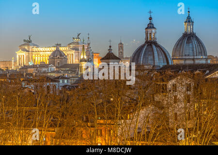 Wunderbare Aussicht auf Rom Skyline bei Sonnenuntergang vom Castel Sant Angelo Stockfoto