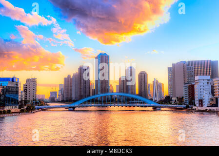 Tokyo, Japan Wohn Wolkenkratzer auf Tsukushima Island. Stockfoto