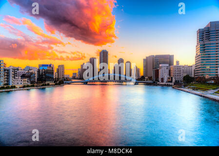 Tokyo, Japan Wohn Wolkenkratzer auf Tsukushima Island. Stockfoto