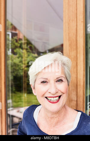 Porträt von senior, lächelnde Frau Stockfoto