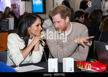 Megan Markle und Prinz Harry besucht Millennium Point in Birmingham am Internationalen Frauentag. Das Paar zusammen während der Veranstaltung. Stockfoto