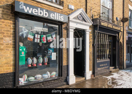 Die Webb Ellis Museum im Zentrum von Rugby. Das Museum verkauft replica Rugby Bälle und Erinnerungsstücke über das Spiel des Rugby. Stockfoto