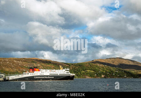 Caledonian MacBrayne Fähren Loch Seehafen liegt in Ullapool. Stockfoto