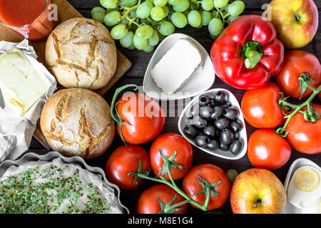 Gesundes Frühstück Zutaten für vegetarische Lebensmittel, Obst und Gemüse, flach Stockfoto