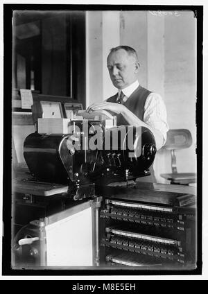 CENSUS BUREAU. DEPARTMENT OF COMMERCE. Beim Tabellieren MASCHINE LCCN 2016869775 Stockfoto