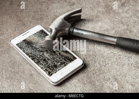 Smartphone mit gebrochenen Bildschirm Stockfoto