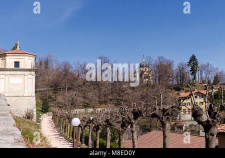 Auf dem Weg und auf die Kapellen der heiligen Berg von Varese, UNESCO-Weltkulturerbe, gesehen Stockfoto