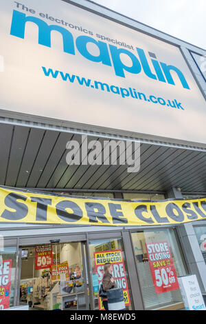 Die maplin Store auf dem Brunel Retail Park in der Lesung, die eine Schließung Verkauf von Aktien zu günstigen Preisen zu verkaufen. Stockfoto