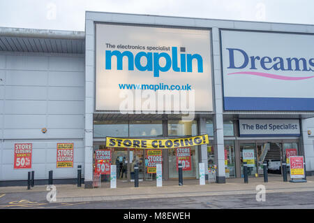 Die maplin Store auf dem Brunel Retail Park in der Lesung, die eine Schließung Verkauf von Aktien zu günstigen Preisen zu verkaufen. Stockfoto