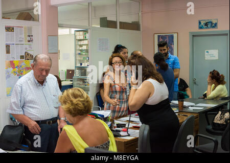 Athen. Das Krankenhaus in Elliniko, 2011 gegründet, begrüßt von Tausenden von Patienten, die Zugriff auf kostenlose Gesundheitsfürsorge verweigert wurde. Griechenland. Stockfoto