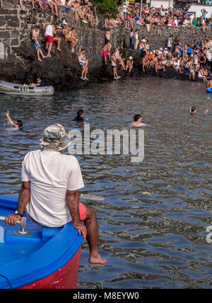 Embarcacion de la Virgen del Carmen, religiöse Festlichkeiten mit Wasser Umzug und Straßenfest, Puerto de la Cruz, Teneriffa, Kanarische Inseln, S Stockfoto