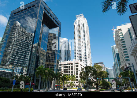 Die Ansicht von Brickell Avenue in Miami Downtown Financial District (Florida). Stockfoto