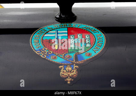 Wappen der Somerset und Dorset Joint Railway auf Sattel tank Engine'' Am Kilmersdon 2017 Norton Fitzwarren Steam Rally, Somerset, England, Großbritannien Stockfoto