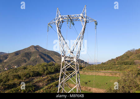 Pylon hohe Spannung oder hohe Spannung Tower/Strom/gefährlich/elektrischer Strom Stockfoto