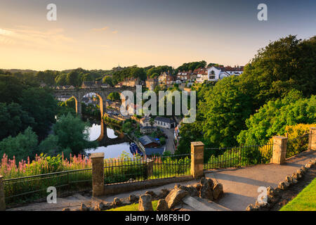 Viadukt und Fluß Nidd bei Knaresborough Harrogate North Yorkshire England Stockfoto