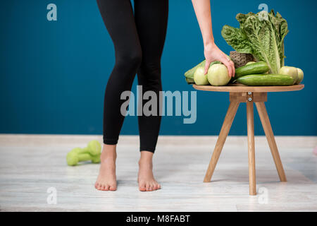 Gesund Sport Lifestyle mit frischem Grün essen Konzept Stockfoto