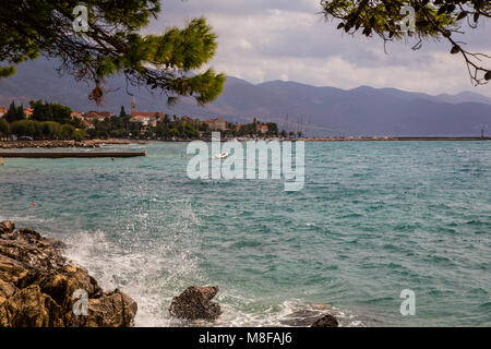 Mediterrane Küste in der Nähe von Orebic auf der Halbinsel Peljesac in der kroatischen Kvarner Stockfoto