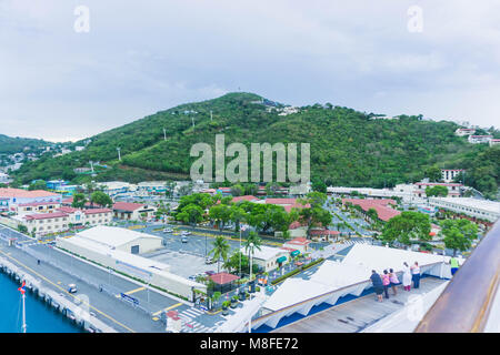 Luftaufnahme der Insel St. Thomas, USVI. Charlotte Amalie - Kreuzfahrt Bucht. Stockfoto