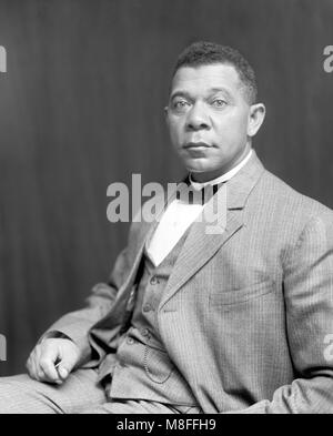 Booker T Washington. Portrait der US-amerikanische Autor, Pädagoge und bürgerlichen Rechte Führer Booker Taliaferro Washington (1856-1915) von Frances Benjamin Johnston, c 1895. Stockfoto