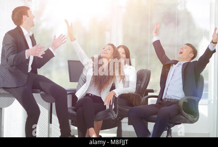 Business Team ihren Sieg feiern. Stockfoto