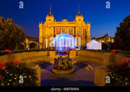 Advent Dekoration und Event vor der kroatischen Nationaltheater in Zagreb, Kroatien. Stockfoto