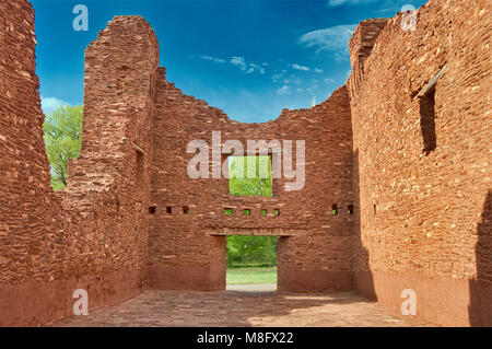 Im Inneren der Kirche Quarai Ruins, Salinas Pueblo Missions National Monument, New Mexico, USA Stockfoto